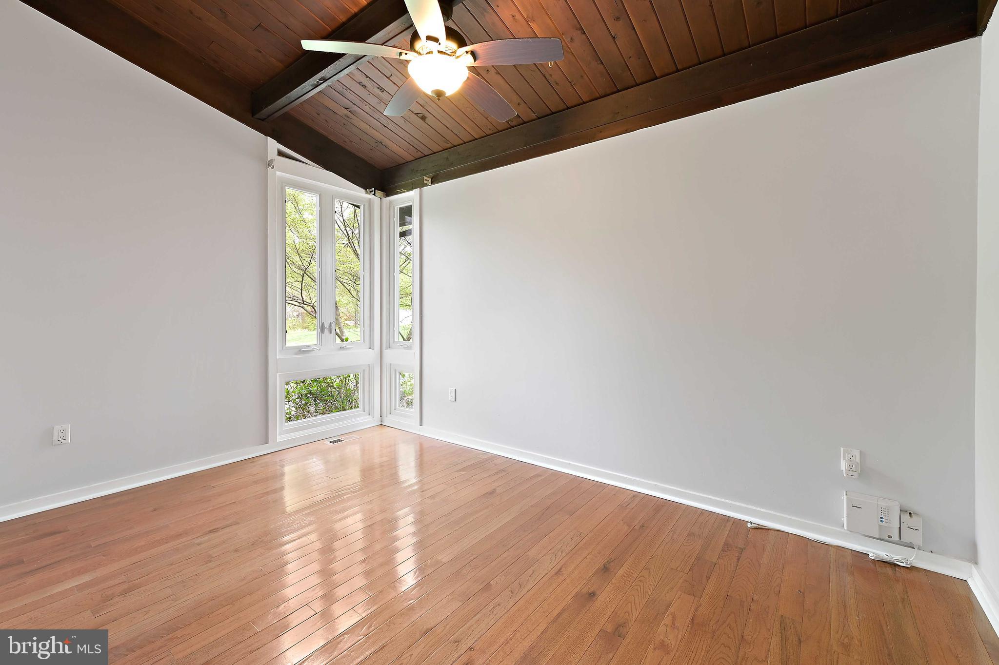 4621 Dustin Road Burtonsville, MD 20866 - Photo 29 of 52 Bedroom 3