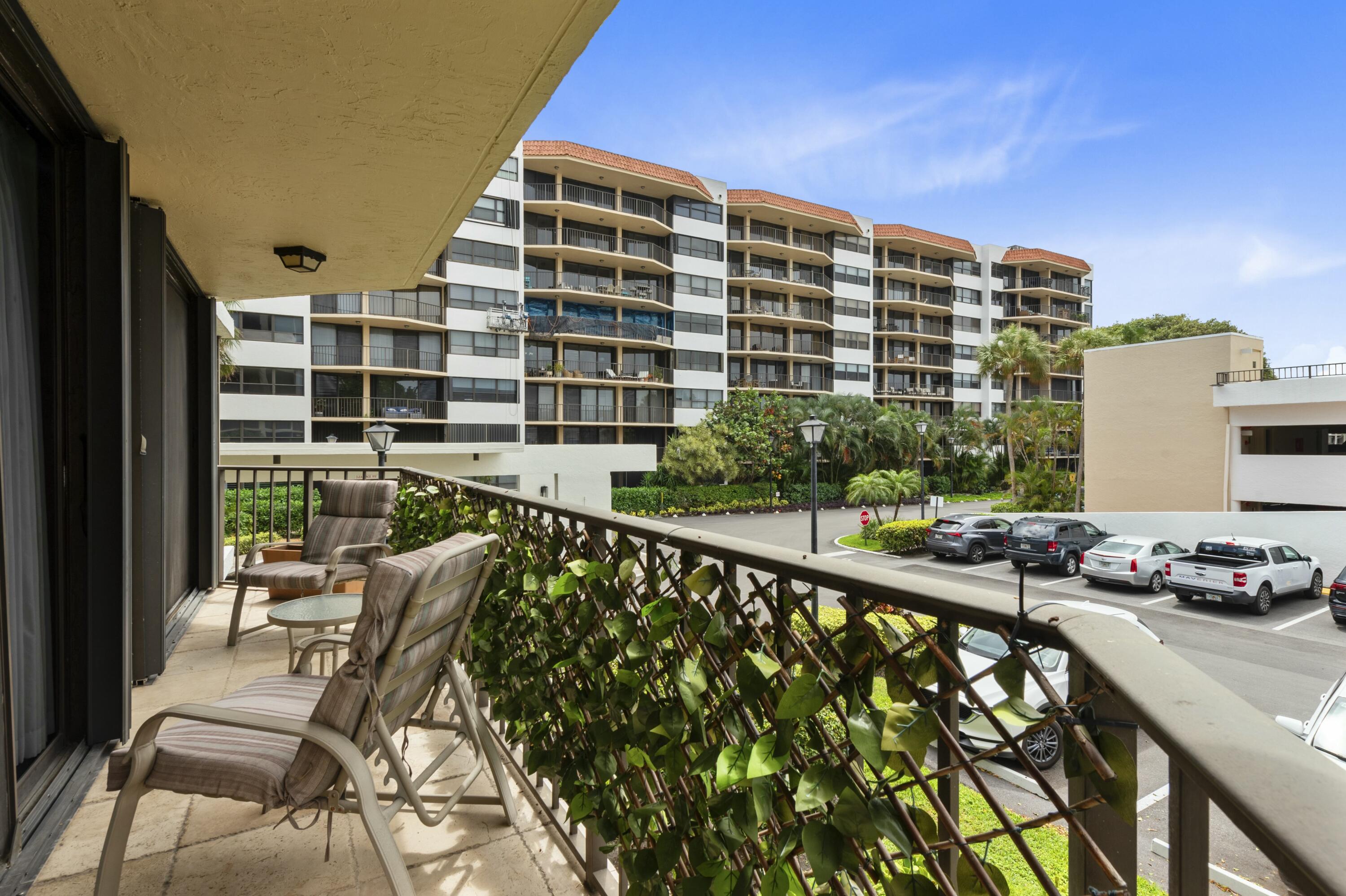 899 Jeffery Street, Unit 201 Boca Raton, FL 33487 - Photo 11 of 57 tempImage7cX2Ud