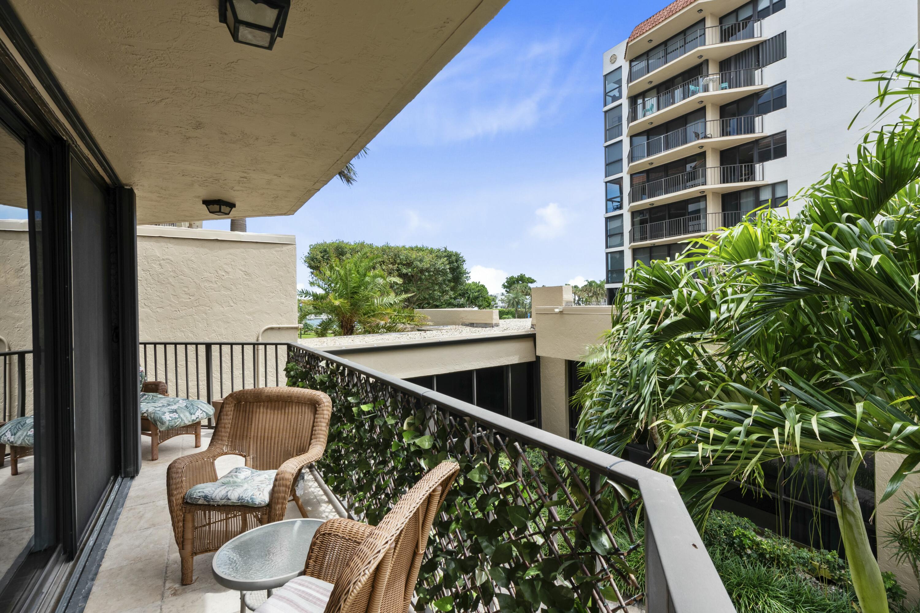 899 Jeffery Street, Unit 201 Boca Raton, FL 33487 - Photo 15 of 57 tempImage7UlROa
