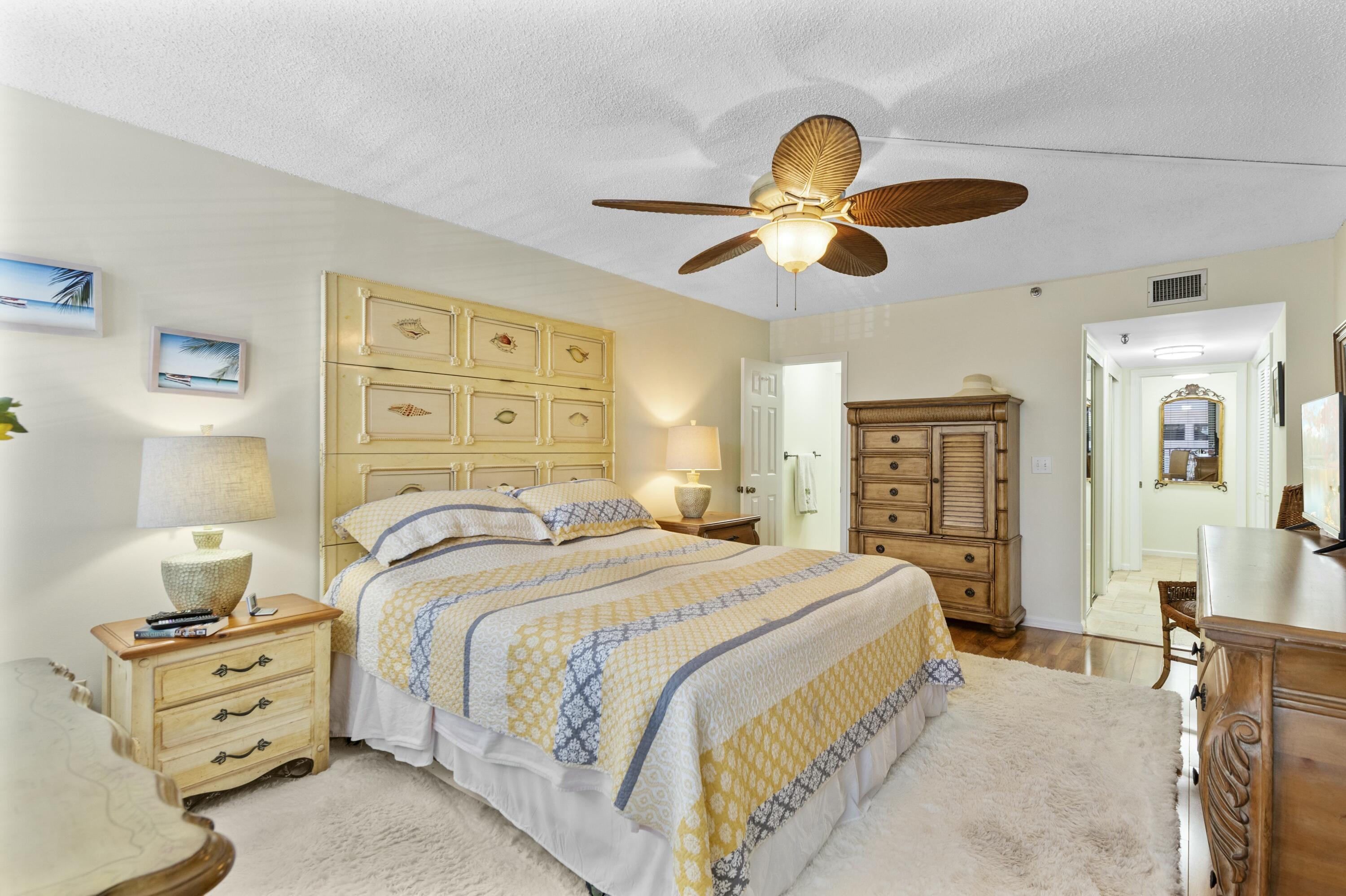 899 Jeffery Street, Unit 201 Boca Raton, FL 33487 - Photo 18 of 57 tempImageRaDk2U