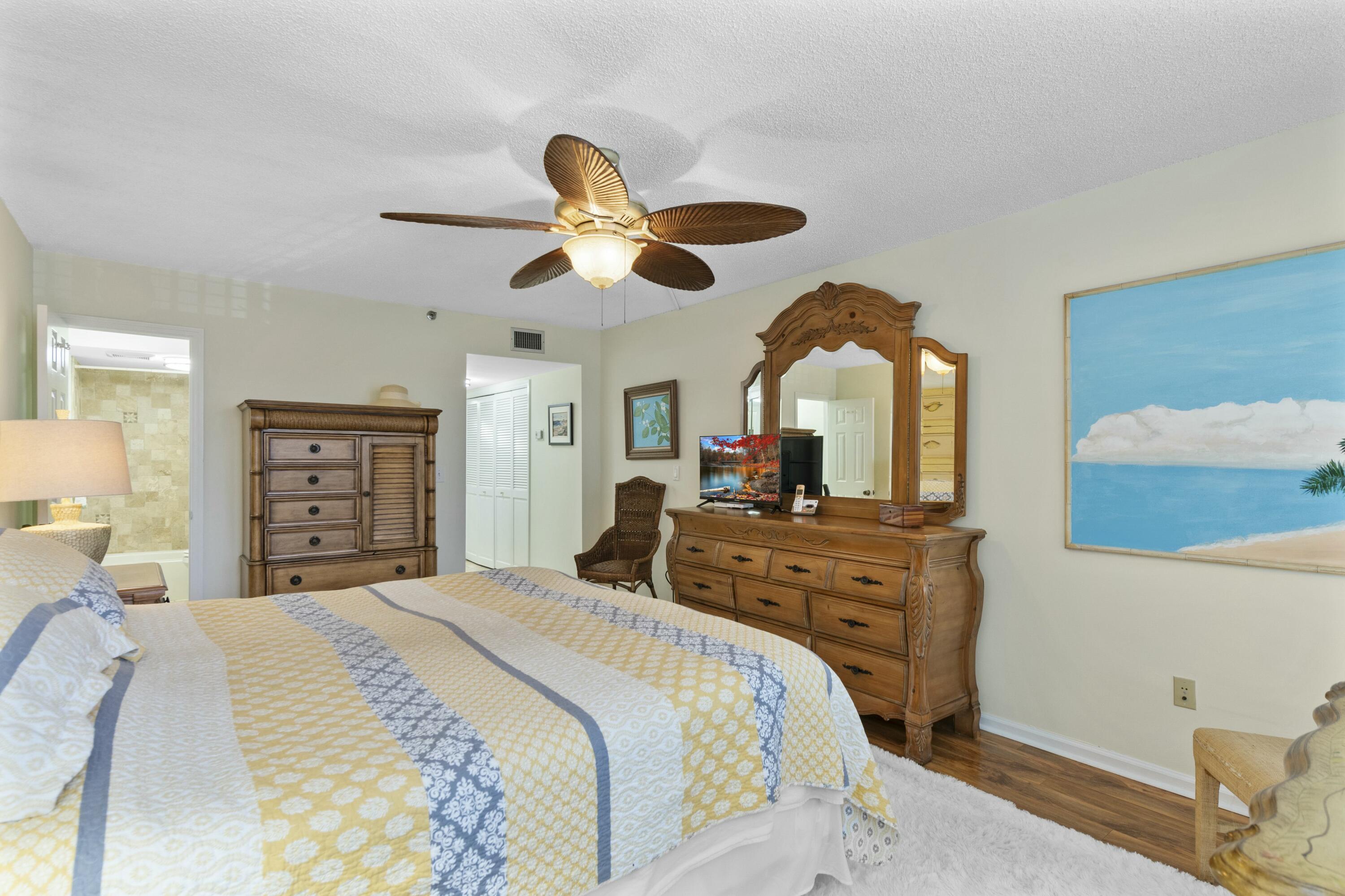 899 Jeffery Street, Unit 201 Boca Raton, FL 33487 - Photo 19 of 57 tempImage5ctDvs
