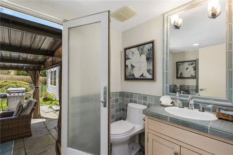$1,750,000 | 40 Little Harbor Road, Tiverton, RI 02878