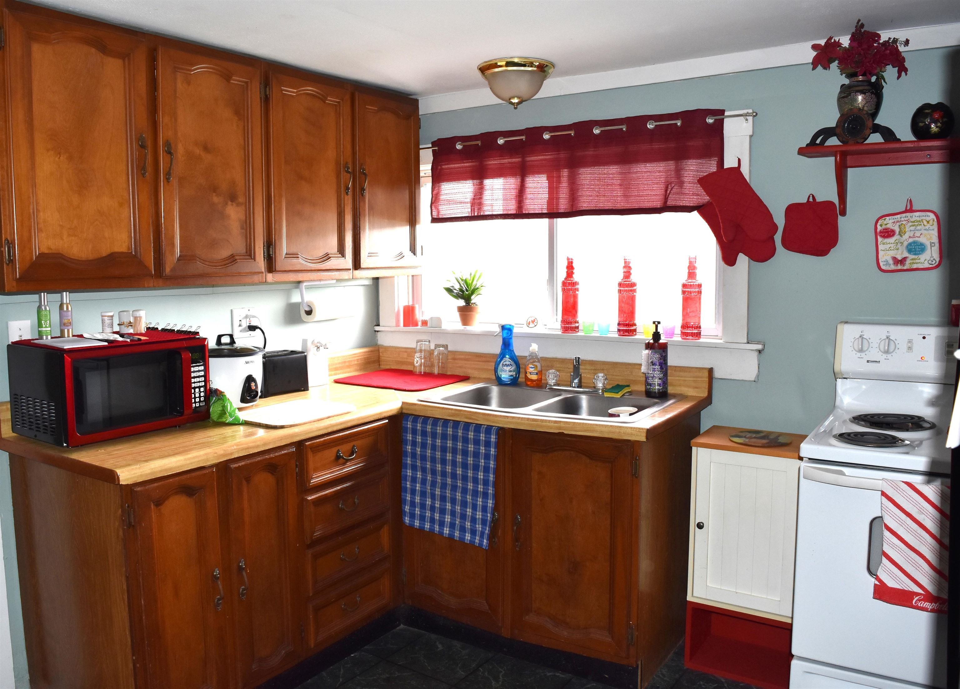 20 Engrem Avenue Rutland, VT 05701 - Photo 5 of 18