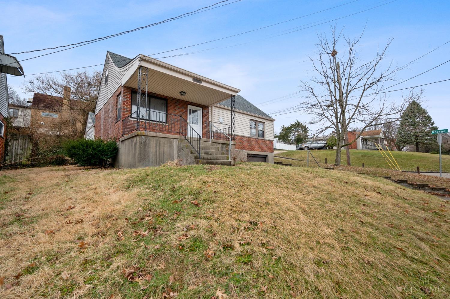 4297 Foley Road Cincinnati, OH 45238 - Photo 3 of 33