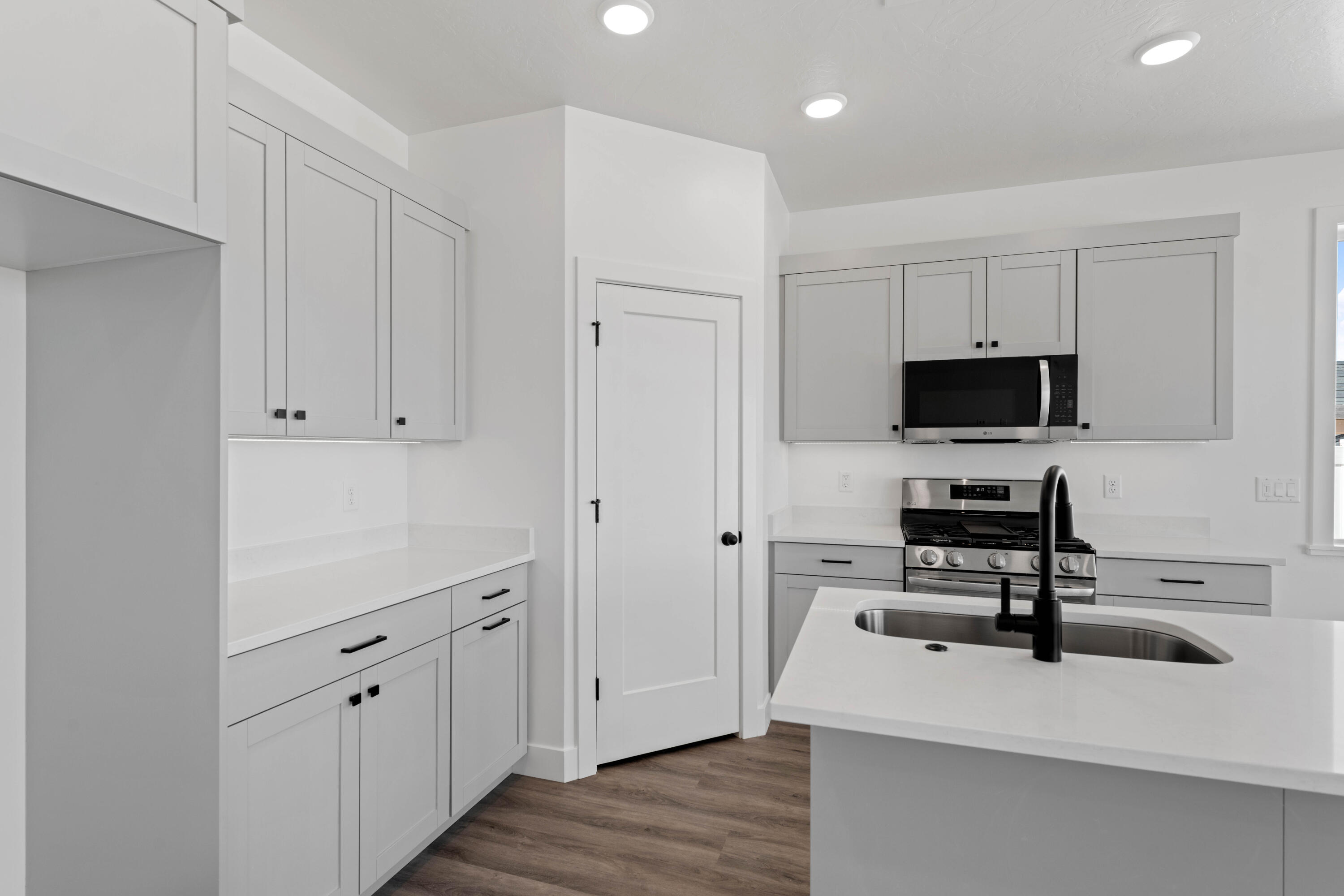 336 West Rosie Loop, Unit LOT 45W Cedar City, UT 84721 - Photo 3 of 30 Kitchen