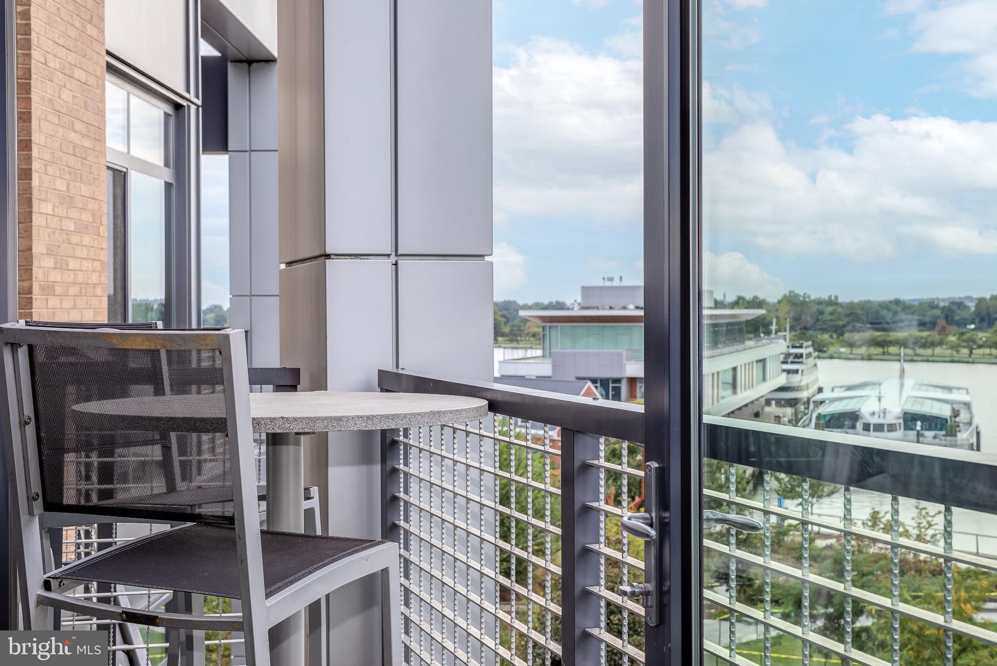 525 Water Street Southwest, Unit 403 Washington, DC 20024 - Photo 20 of 35