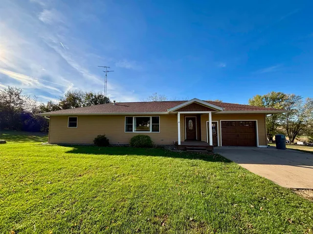 $339,000 | 3310 South Apple River Road, Elizabeth, IL 61028