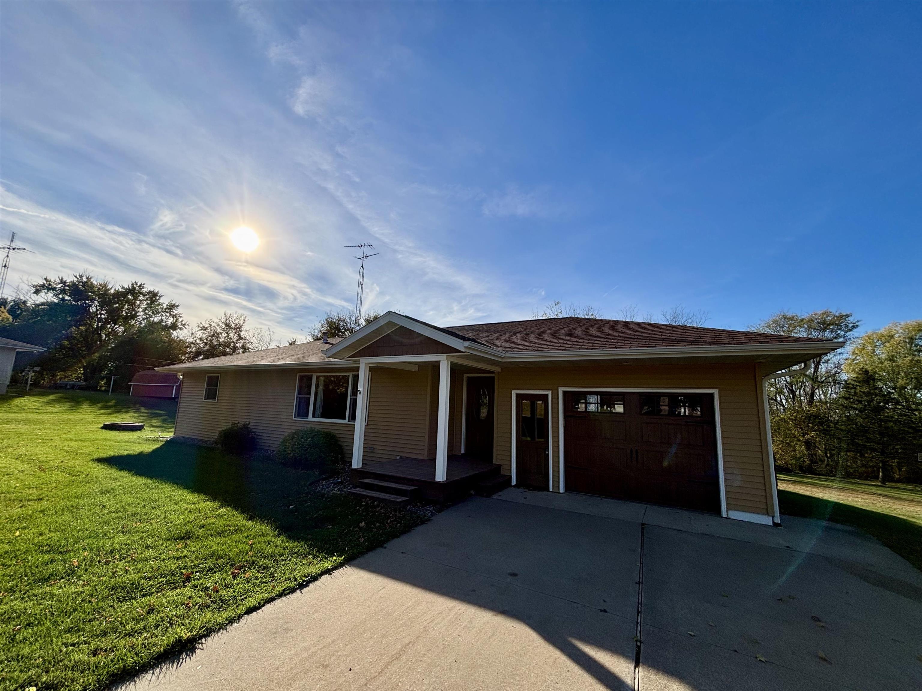 3310 South Apple River Road Elizabeth, IL 61028 - Photo 38 of 39 a front view of house with yard and green space