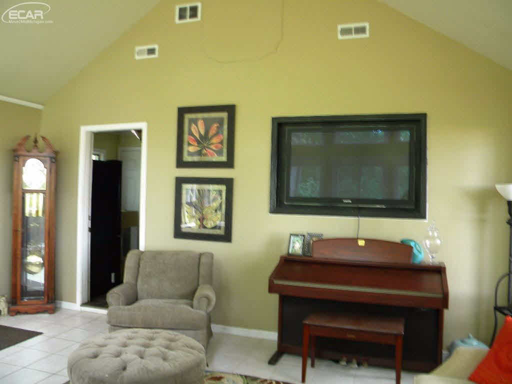 250 North Geeck Road Corunna, MI 48817 - Photo 12 of 55 21302154-11.JPG
