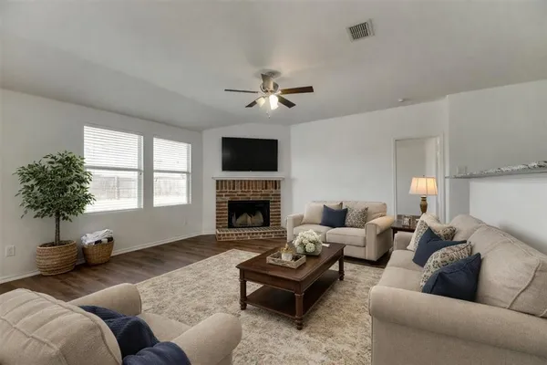 $2,200 | 210 Long Prairie Drive, Forney, TX 75126