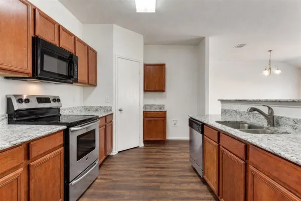 $2,200 | 210 Long Prairie Drive, Forney, TX 75126