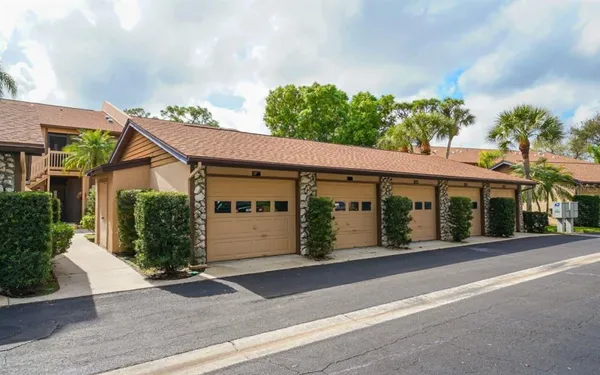 $2,000 | 5767 Avista Drive, Unit 4166, Sarasota, FL 34243