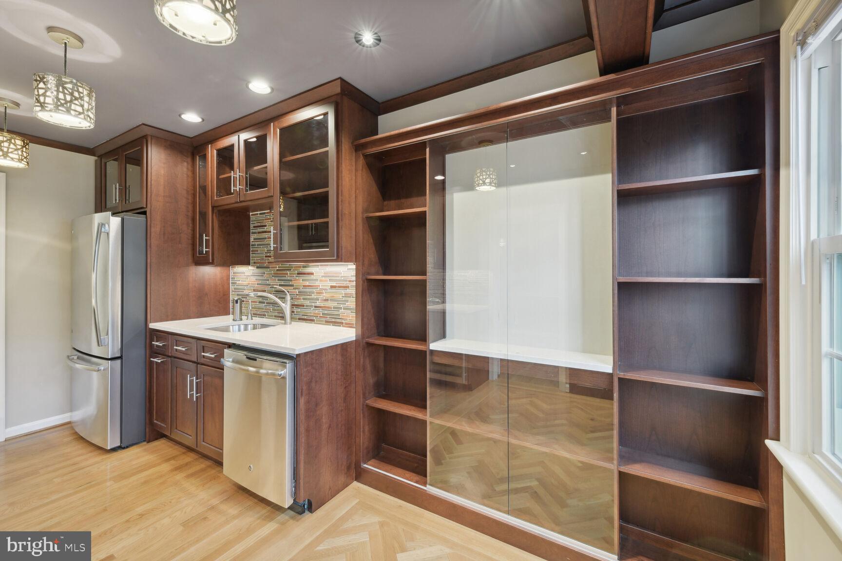 1107 Wimbledon Drive McLean, VA 22101 - Photo 5 of 22