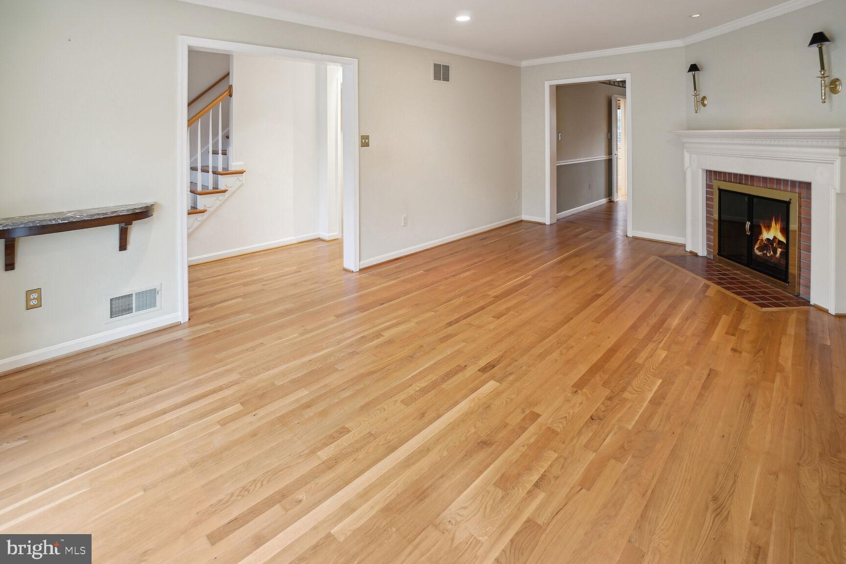 1107 Wimbledon Drive McLean, VA 22101 - Photo 6 of 22