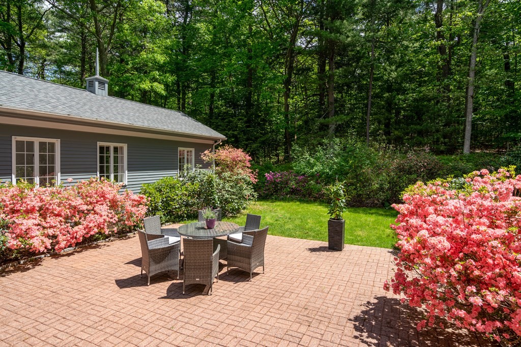 46 Woodridge Road Wayland, MA 01778 - Photo 6 of 35 Gallery Image 6