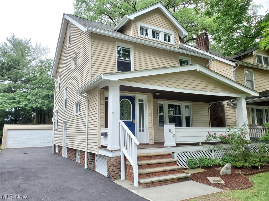 848 Roanoke Road Cleveland Heights, OH 44121 - Photo 2 of 33 Beautiful Home with ALL the updates you could want!