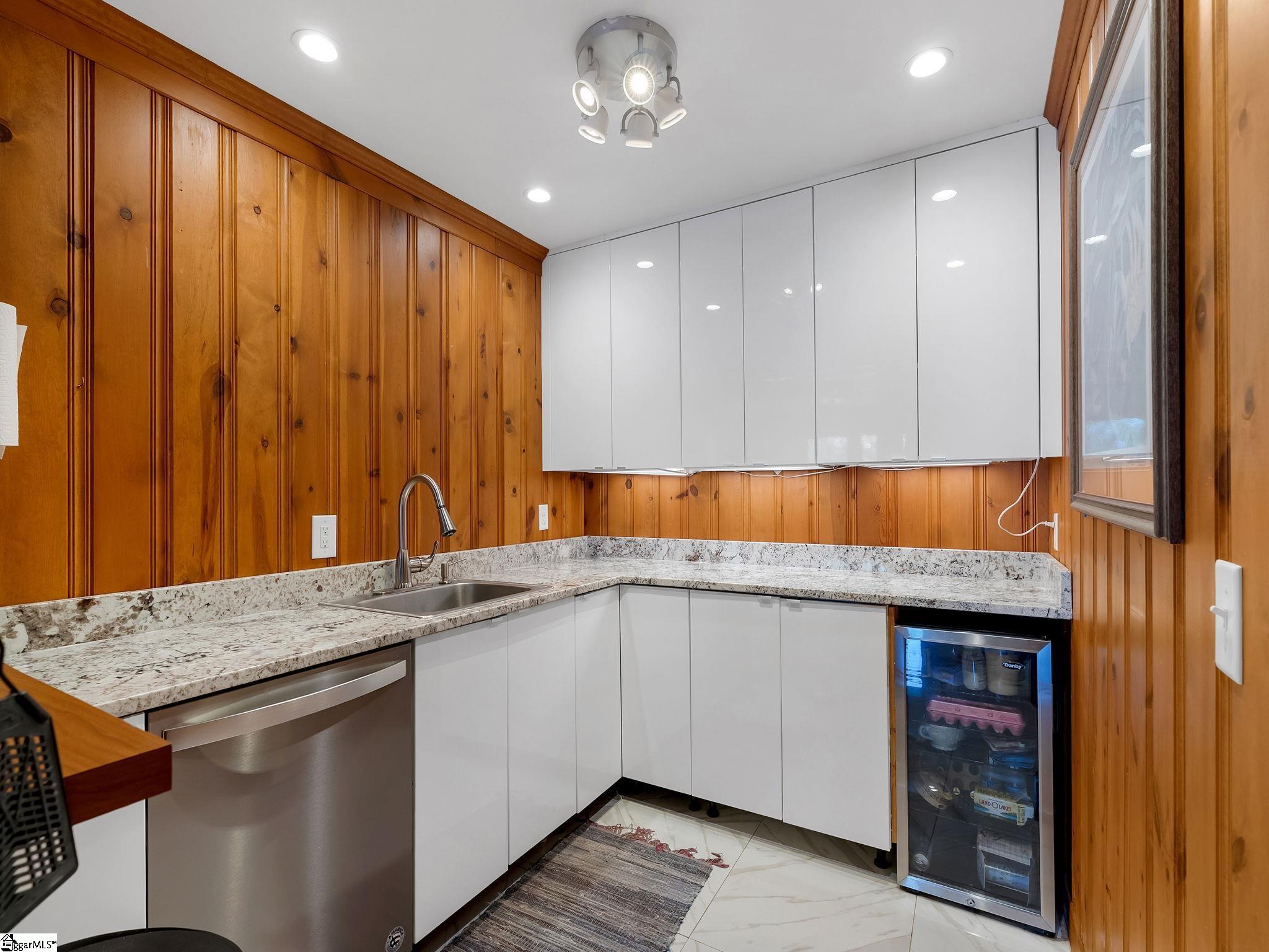 875 Altamont Road Greenville, SC 29609 - Photo 11 of 48