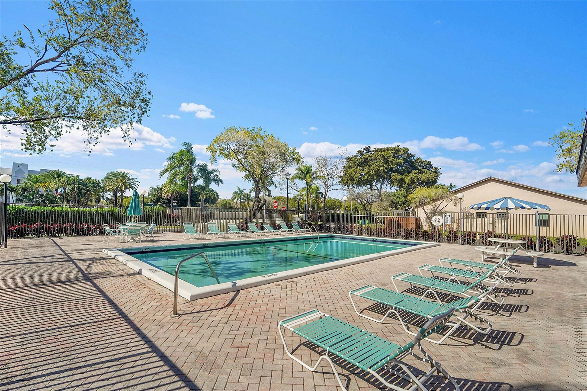 2698 North Nob Hill Road Sunrise, FL 33322 - Photo 26 of 27 Community Pool