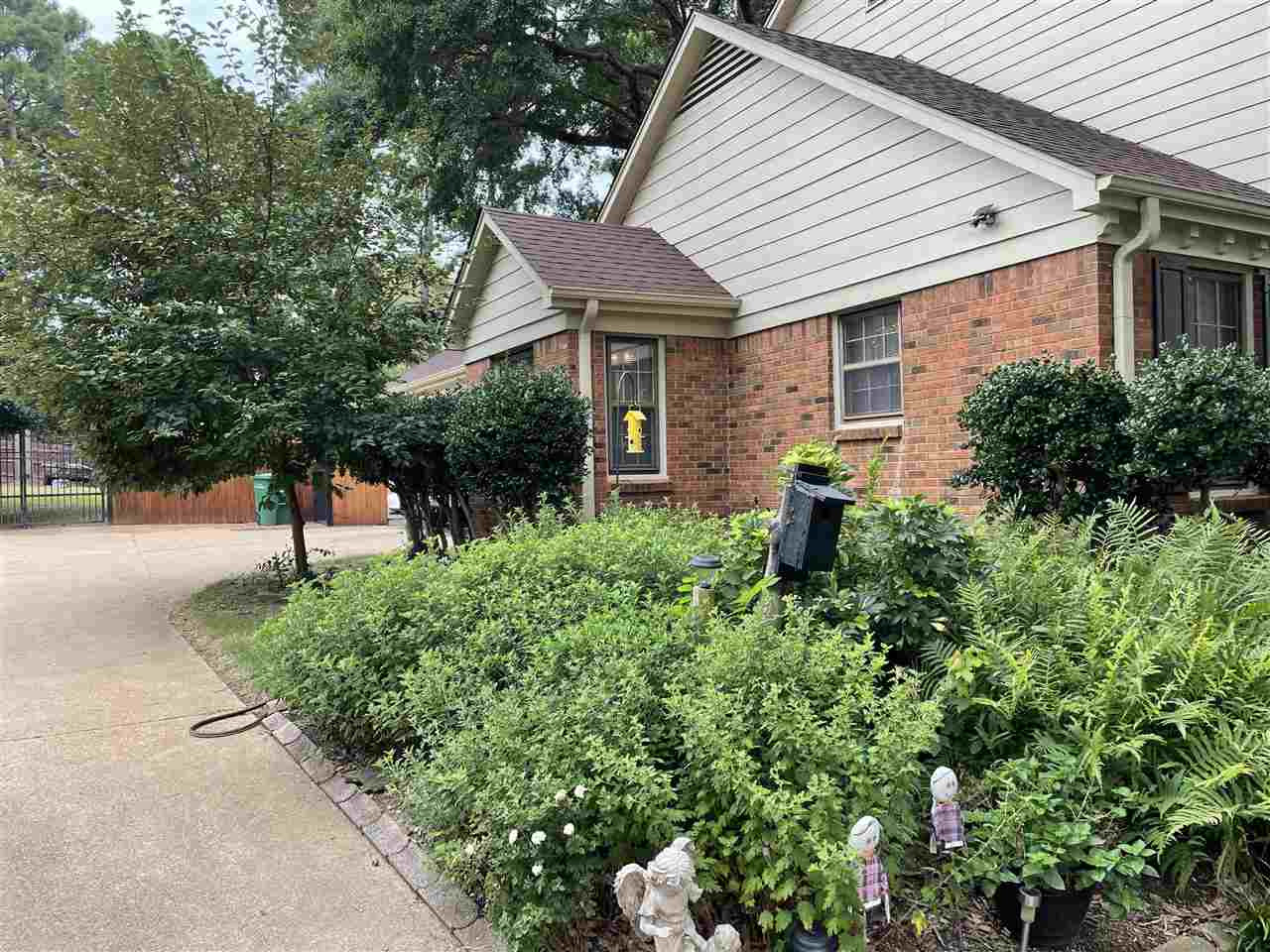 1693 Miller Farms Road Germantown, TN 38138 - Photo 5 of 8 Gallery Image 5