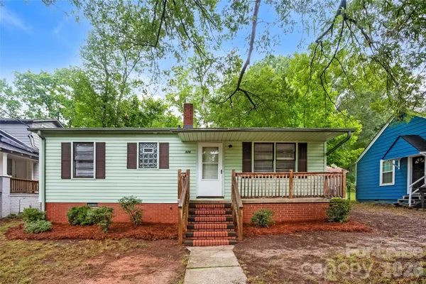 $1,505 | 526 Hickory Avenue, Statesville, NC 28677