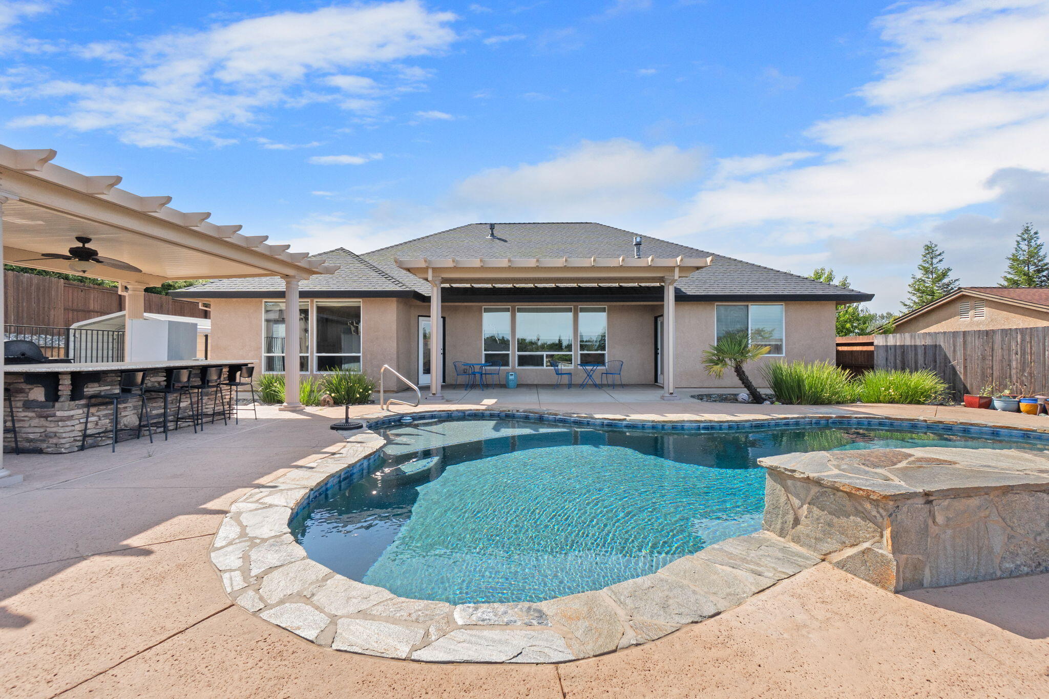 372 Stinson Loop Redding, CA 96003 - Photo 62 of 79 Pool