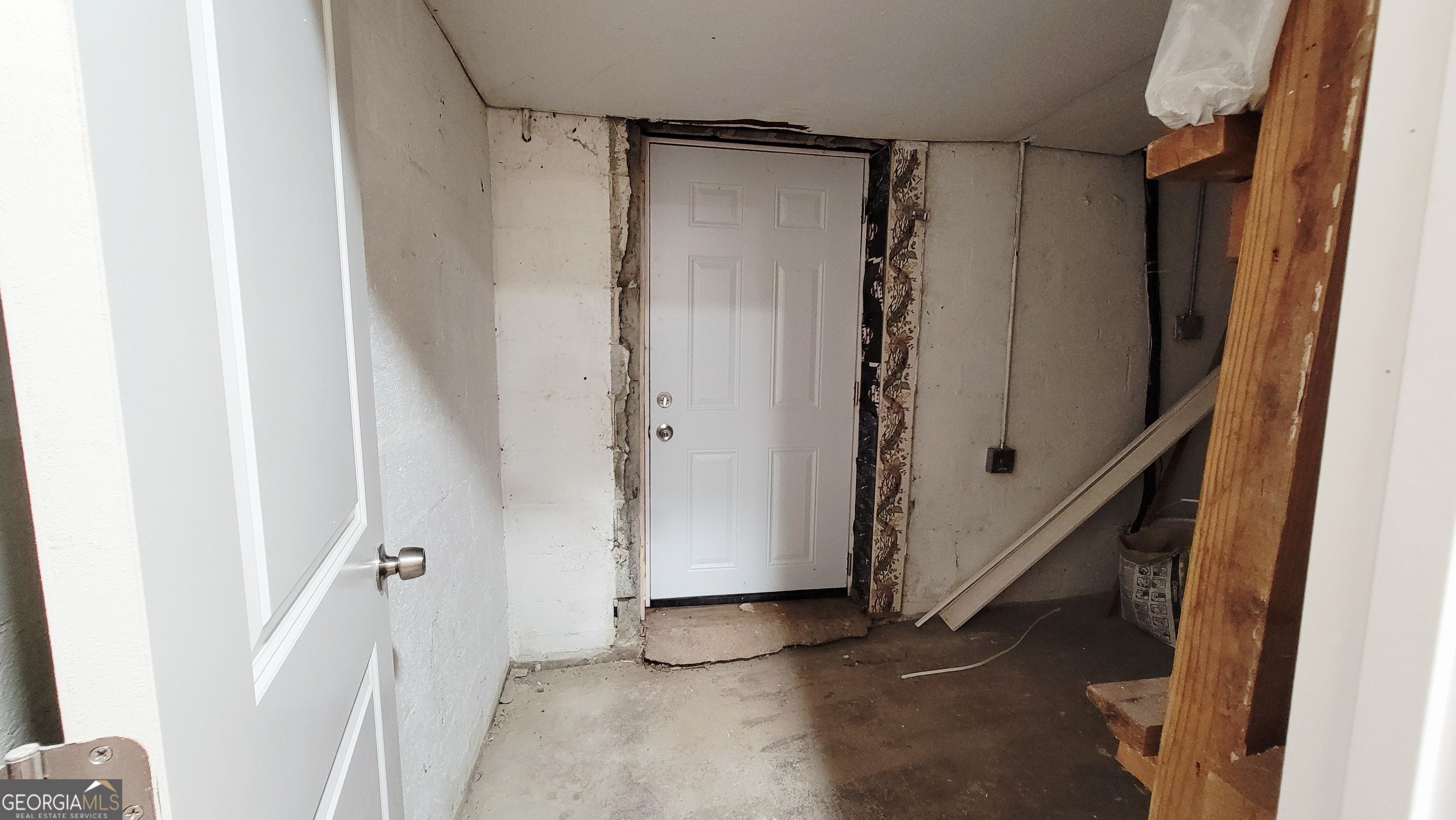 4491 Glade Road Forest Park, GA 30297 - Photo 35 of 41 a view of an entryway