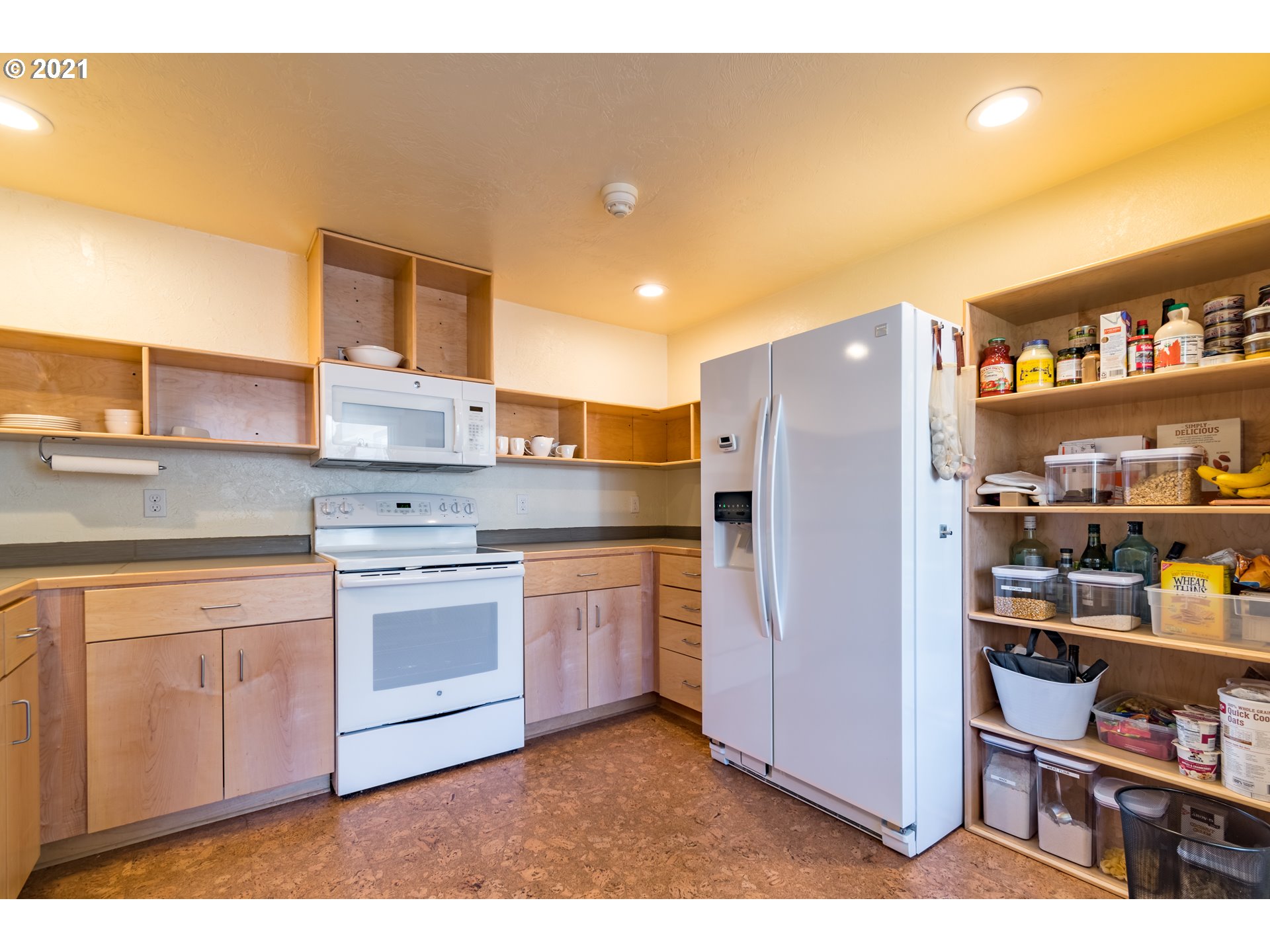 39000 Bryant Lane Springfield, OR 97478 - Photo 11 of 32