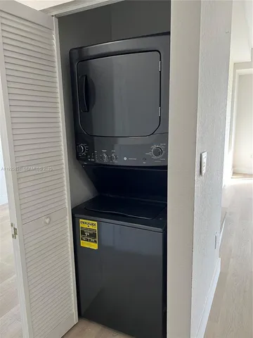 $2,500 | Royal Poinciana, Hollywood, FL 33020