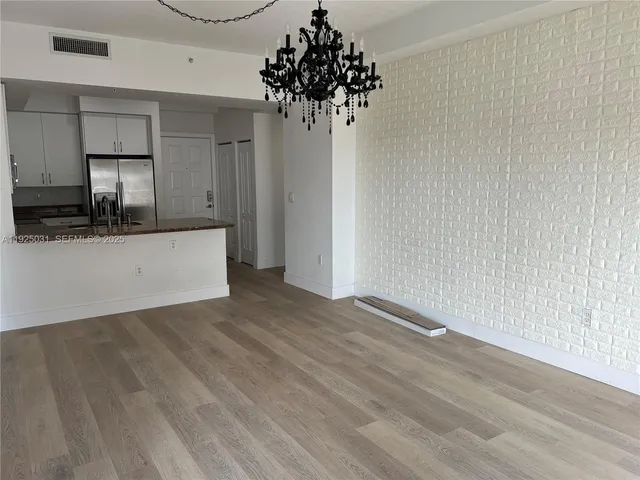 $2,500 | Royal Poinciana, Hollywood, FL 33020