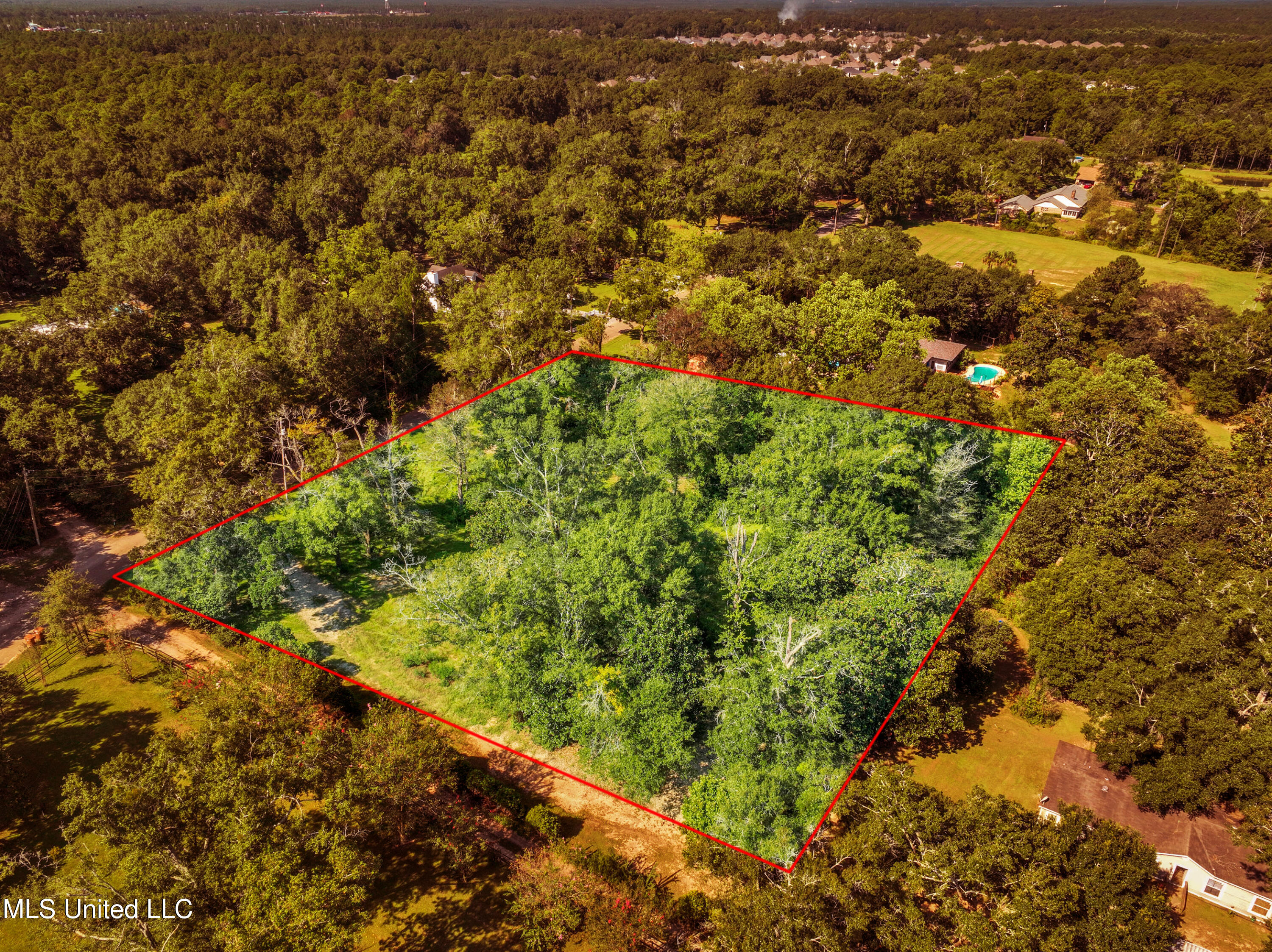 11404 Coleman Road Gulfport, MS 39503 - Photo 5 of 10 11404ColemanRd-4