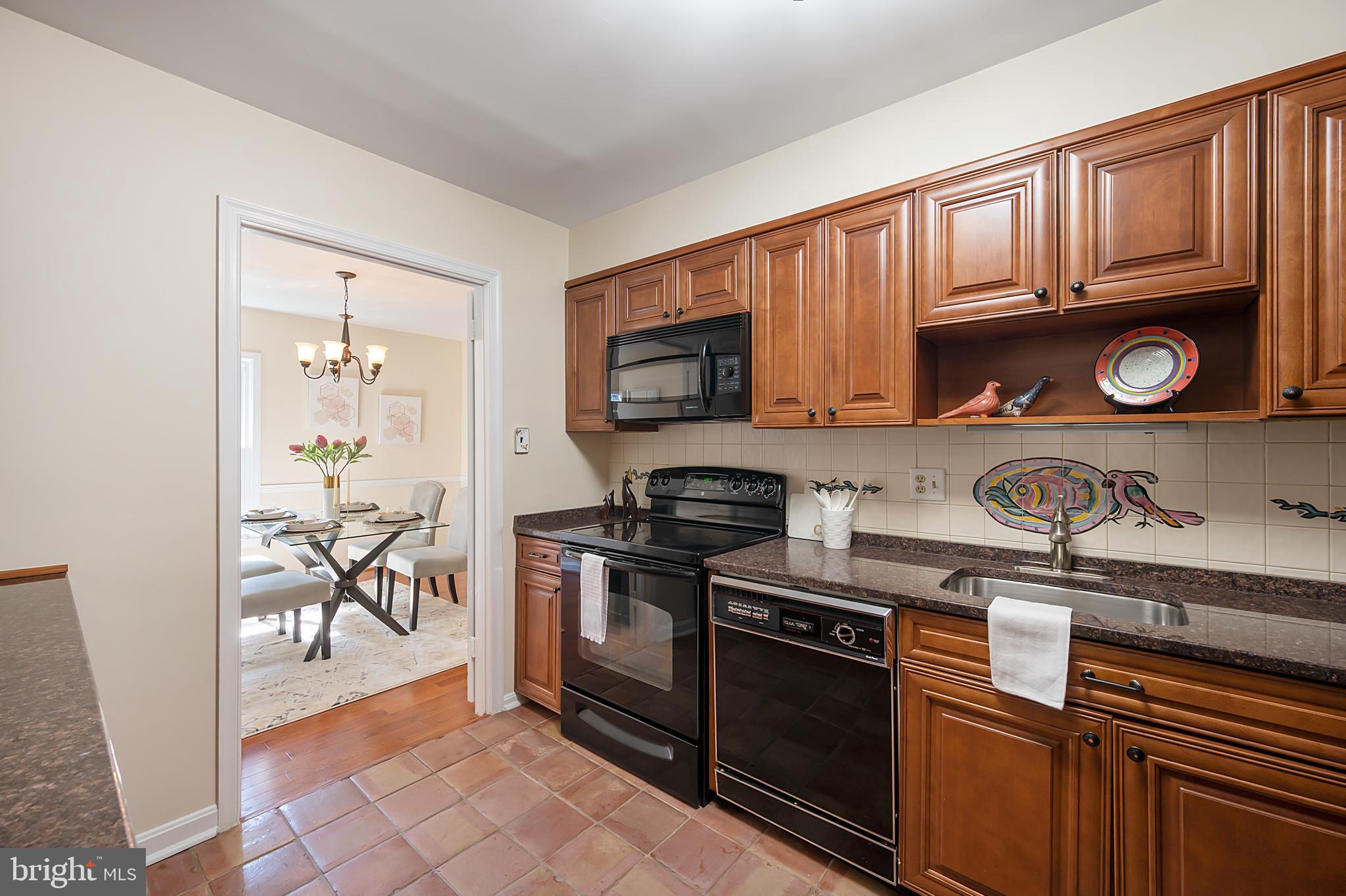 Kitchen alt view