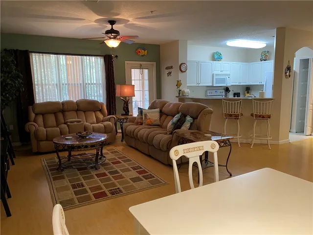$2,300 | 5020 Fairways Circle, Unit J203, Vero Beach, FL 32967