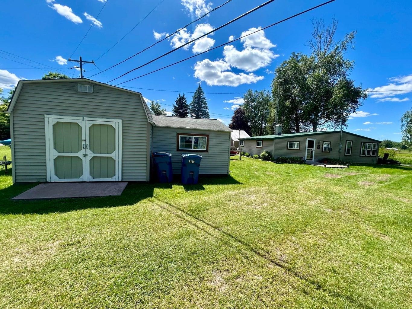 9312 Elizabeth Road Houghton Lake, MI 48629 - Photo 2 of 27
