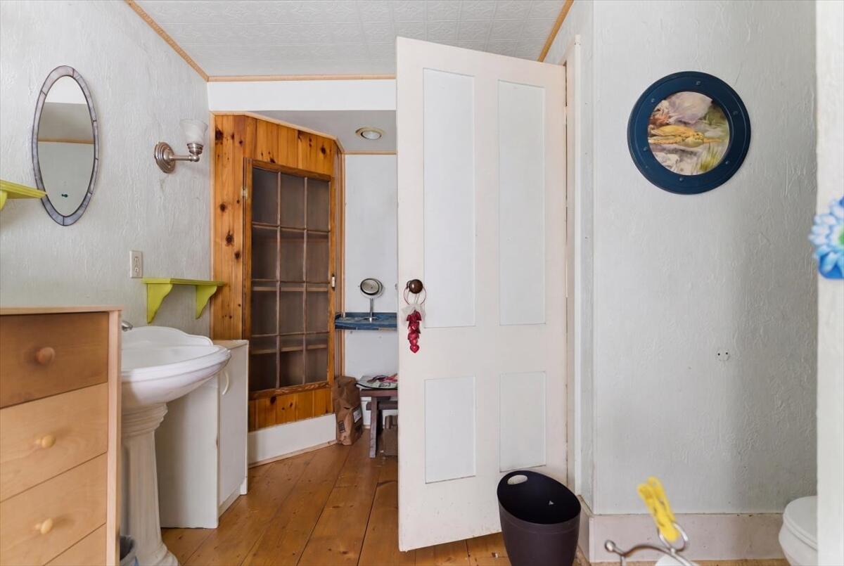 263 Number Six Road Oxford, ME 04270 - Photo 56 of 72 Primary Bathroom
