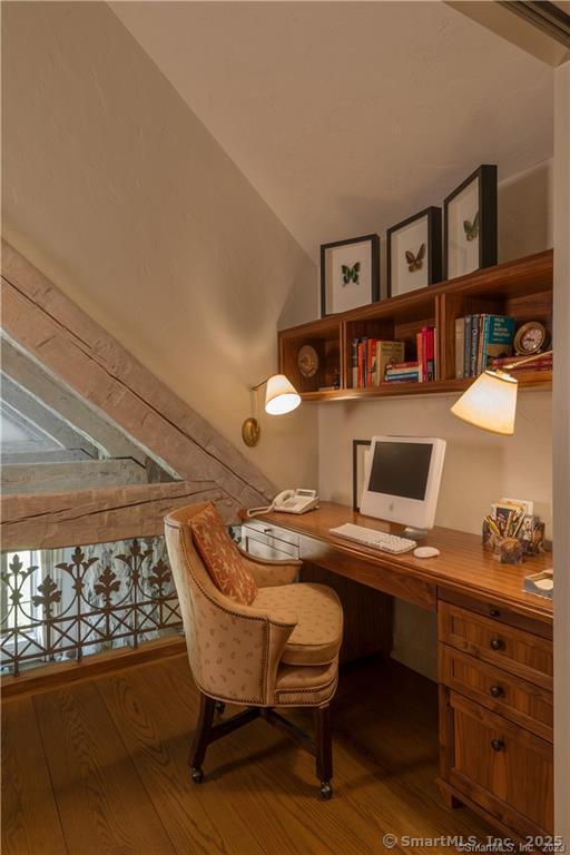33 Nodine Pasture Road Kent, CT 06757 - Photo 14 of 40 a room with furniture and a lamp