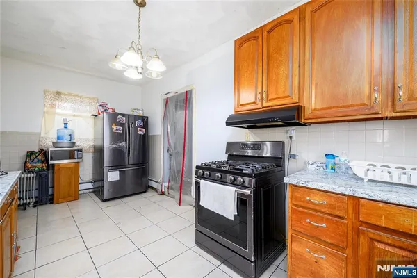 $500,000 | 527 Cary Street, Orange, NJ 07050