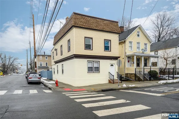 $500,000 | 527 Cary Street, Orange, NJ 07050