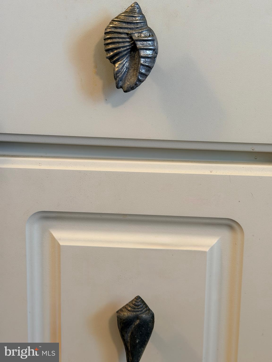38059 Quail Road Ocean View, DE 19970 - Photo 18 of 52 tasteful cabinet hardware