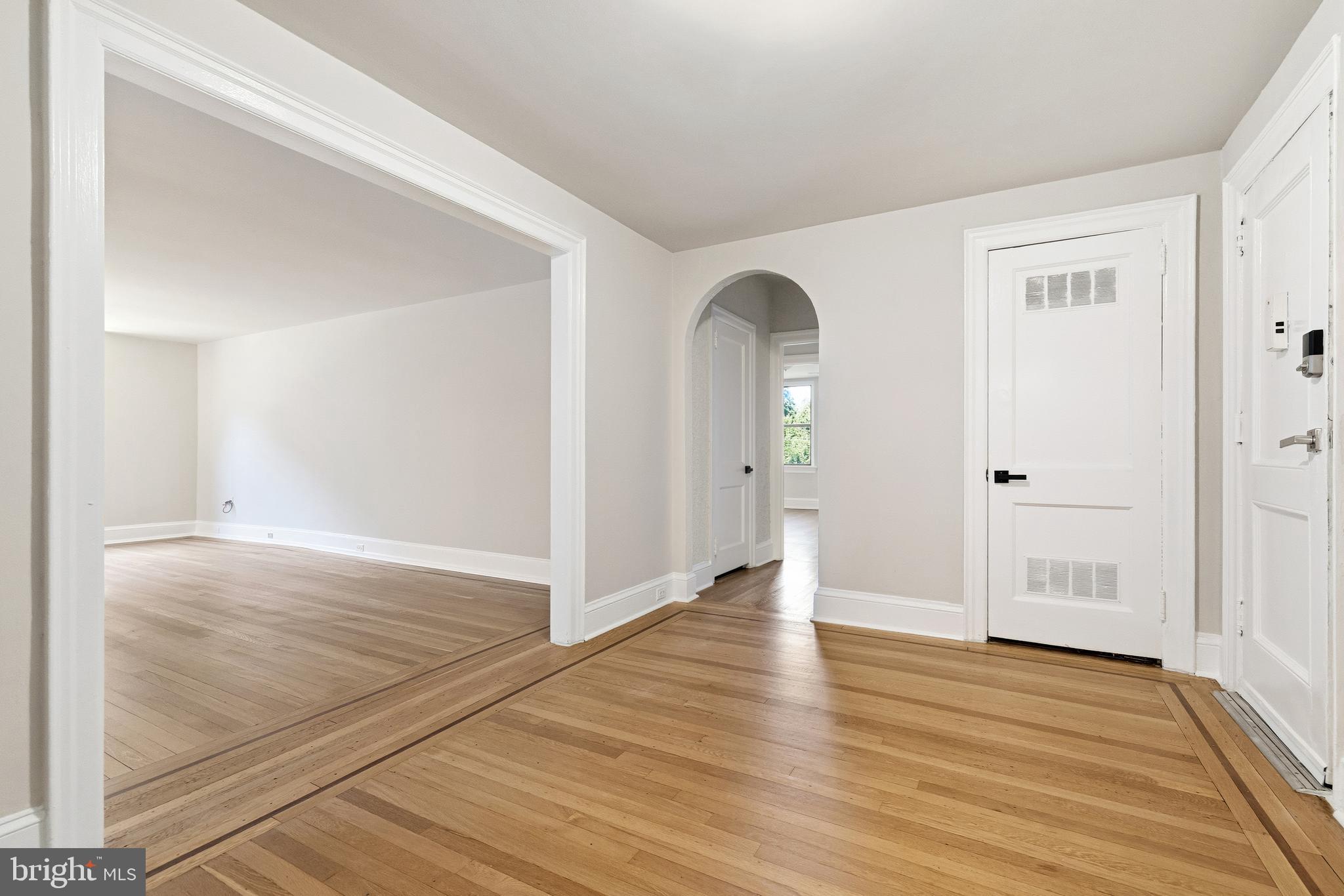 900 Valley Road, Unit A202 Melrose Park, PA 19027 - Photo 8 of 29 Foyer with arched entryway