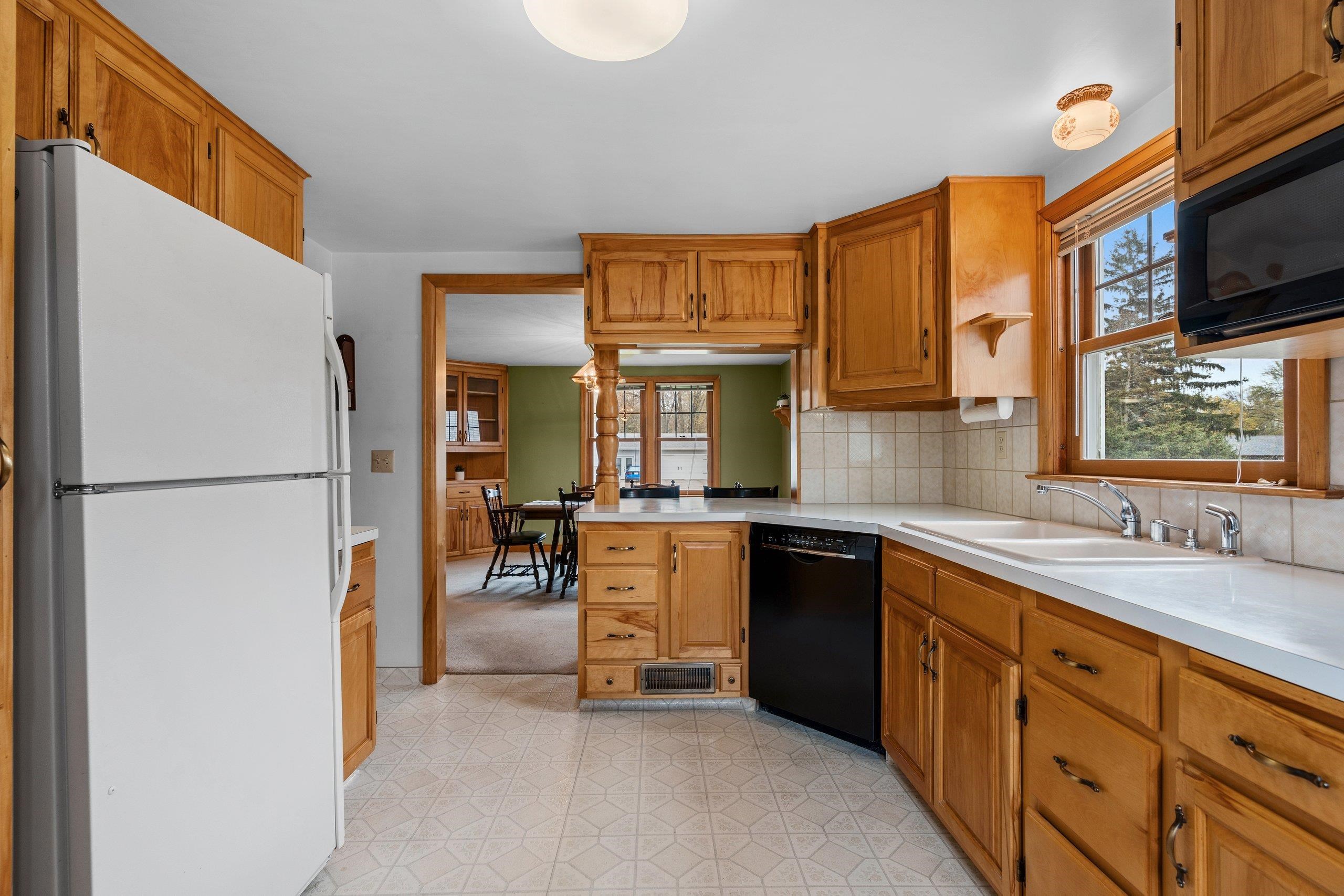 2301 Carleton Avenue Appleton, WI 54915 - Photo 11 of 78
