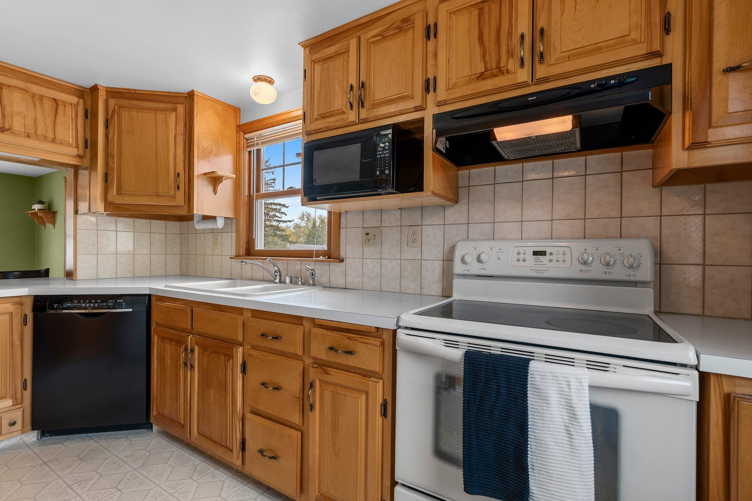 2301 Carleton Avenue Appleton, WI 54915 - Photo 13 of 78