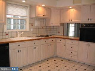 512 Lawrence Drive Springfield, PA 19064 - Photo 4 of 6