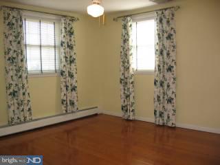 512 Lawrence Drive Springfield, PA 19064 - Photo 5 of 6