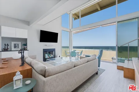 $4,695,000 | 1 Driftwood Street, Unit 5, Marina del Rey, CA 90292