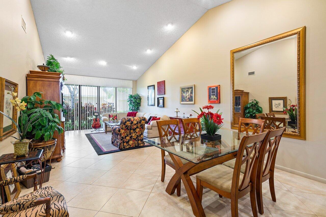 10904 Waterberry Court Boca Raton, FL 33498 - Photo 11 of 37 Dining/Living