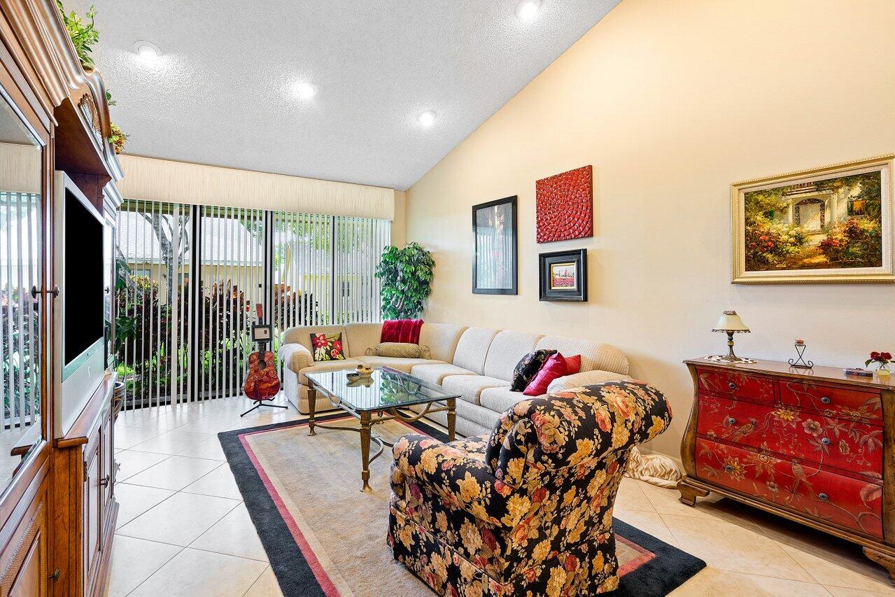 10904 Waterberry Court Boca Raton, FL 33498 - Photo 13 of 37 Living Room
