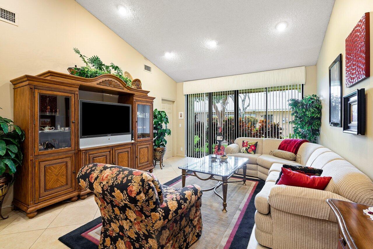 10904 Waterberry Court Boca Raton, FL 33498 - Photo 14 of 37 Living Room
