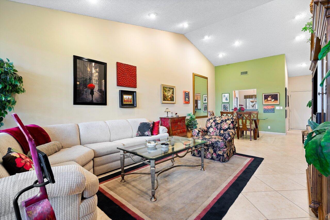 10904 Waterberry Court Boca Raton, FL 33498 - Photo 15 of 37 Dining/Living