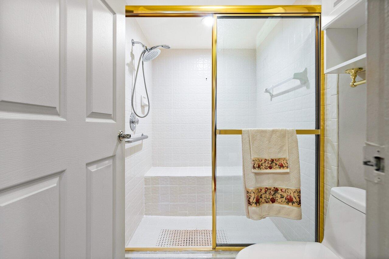 10904 Waterberry Court Boca Raton, FL 33498 - Photo 19 of 37 Primary Bath
