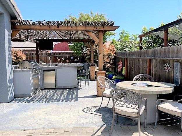 1278 Nelson Boulevard Selma, CA 93662 - Photo 14 of 14 a outdoor space with a patio